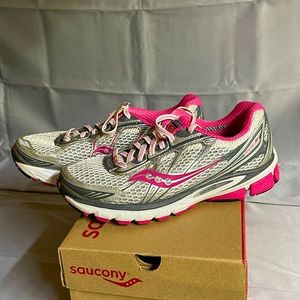 Saucony women’s running shoe size 8